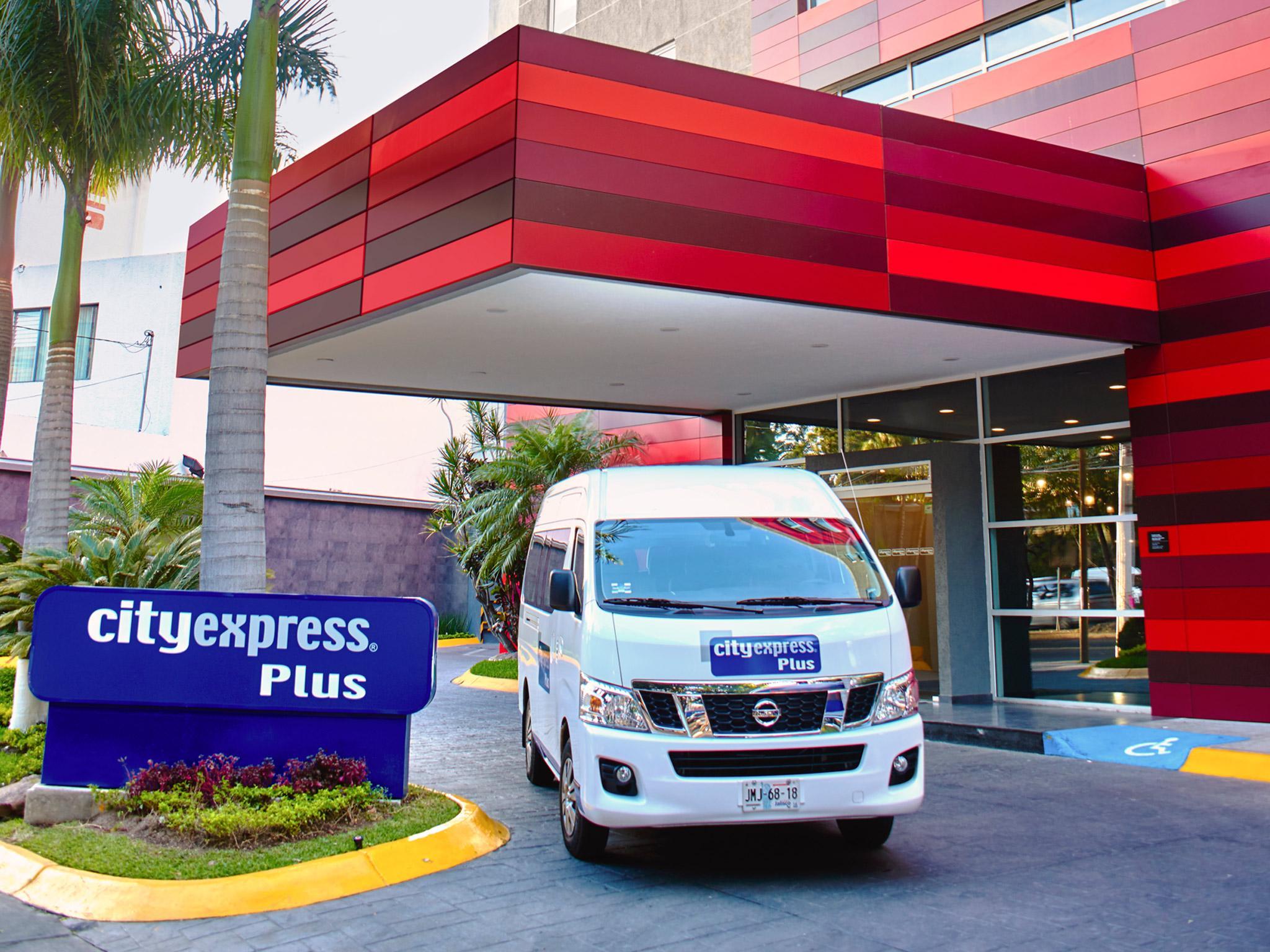 City Express Plus By Marriott Guadalajara Expo Запопан Екстериор снимка