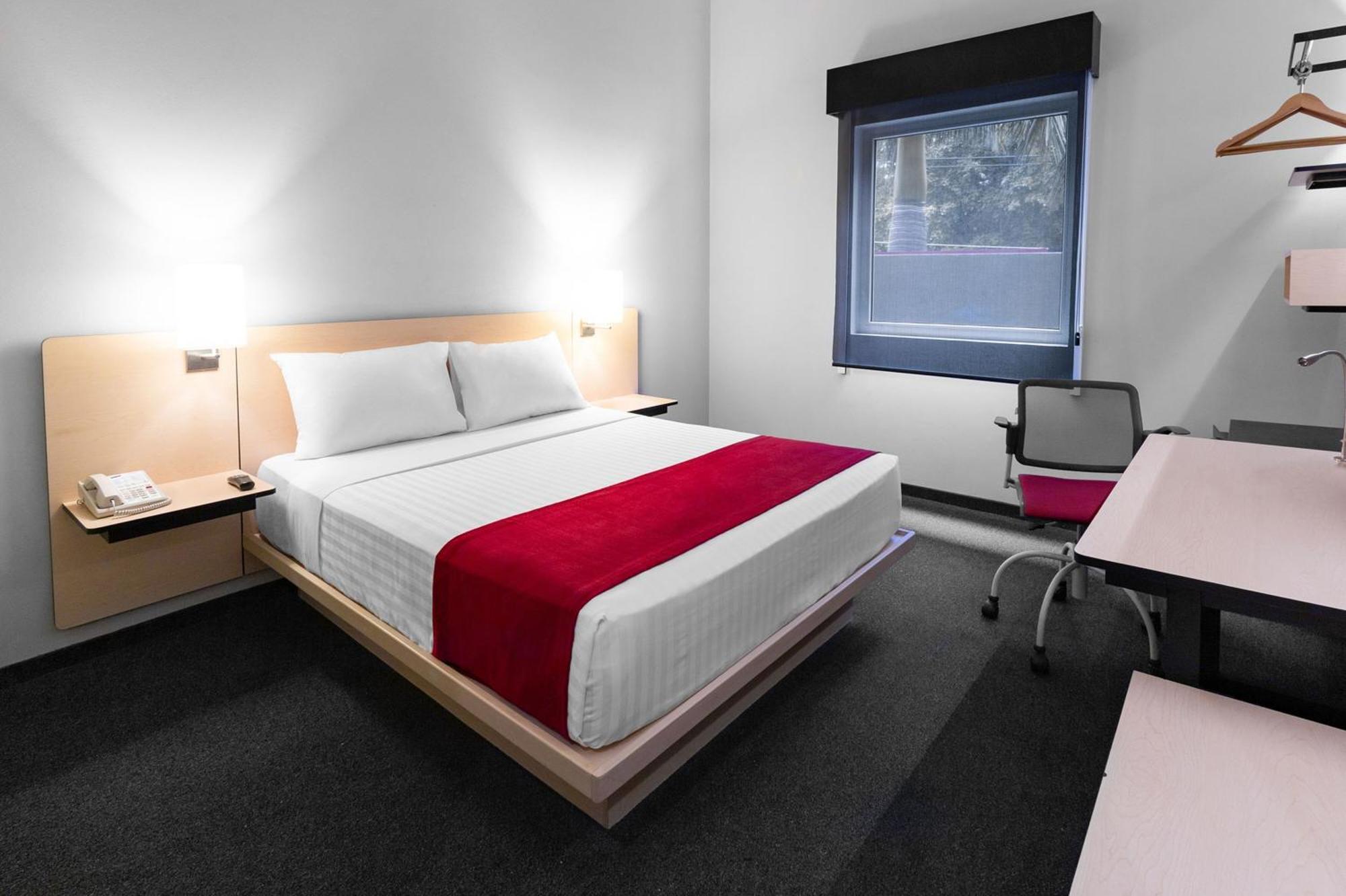 City Express Plus By Marriott Guadalajara Expo Запопан Екстериор снимка