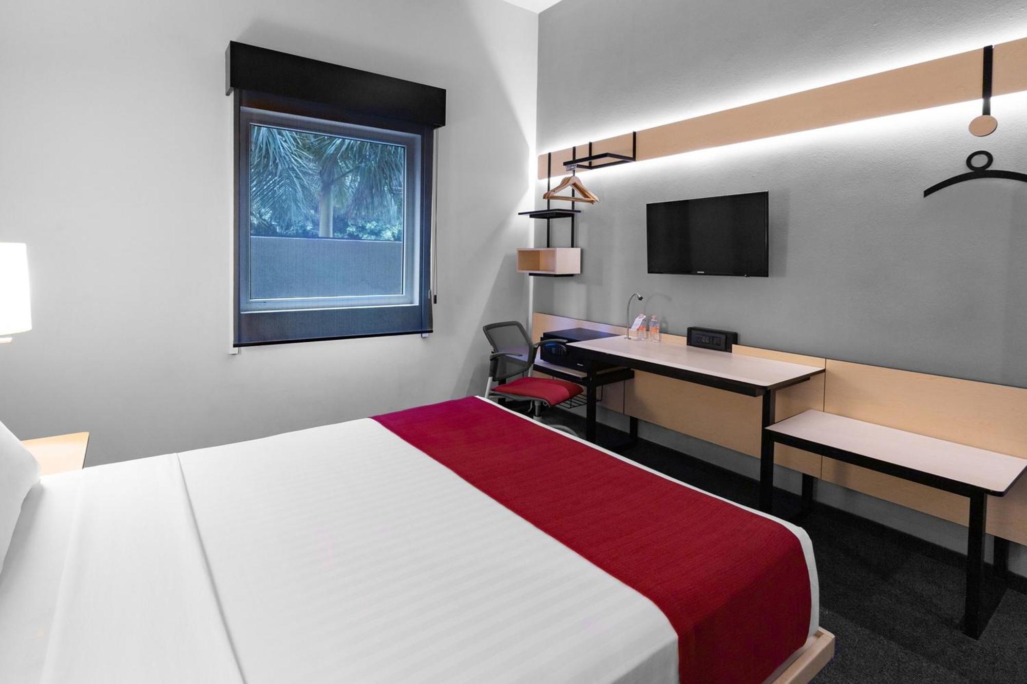 City Express Plus By Marriott Guadalajara Expo Запопан Екстериор снимка