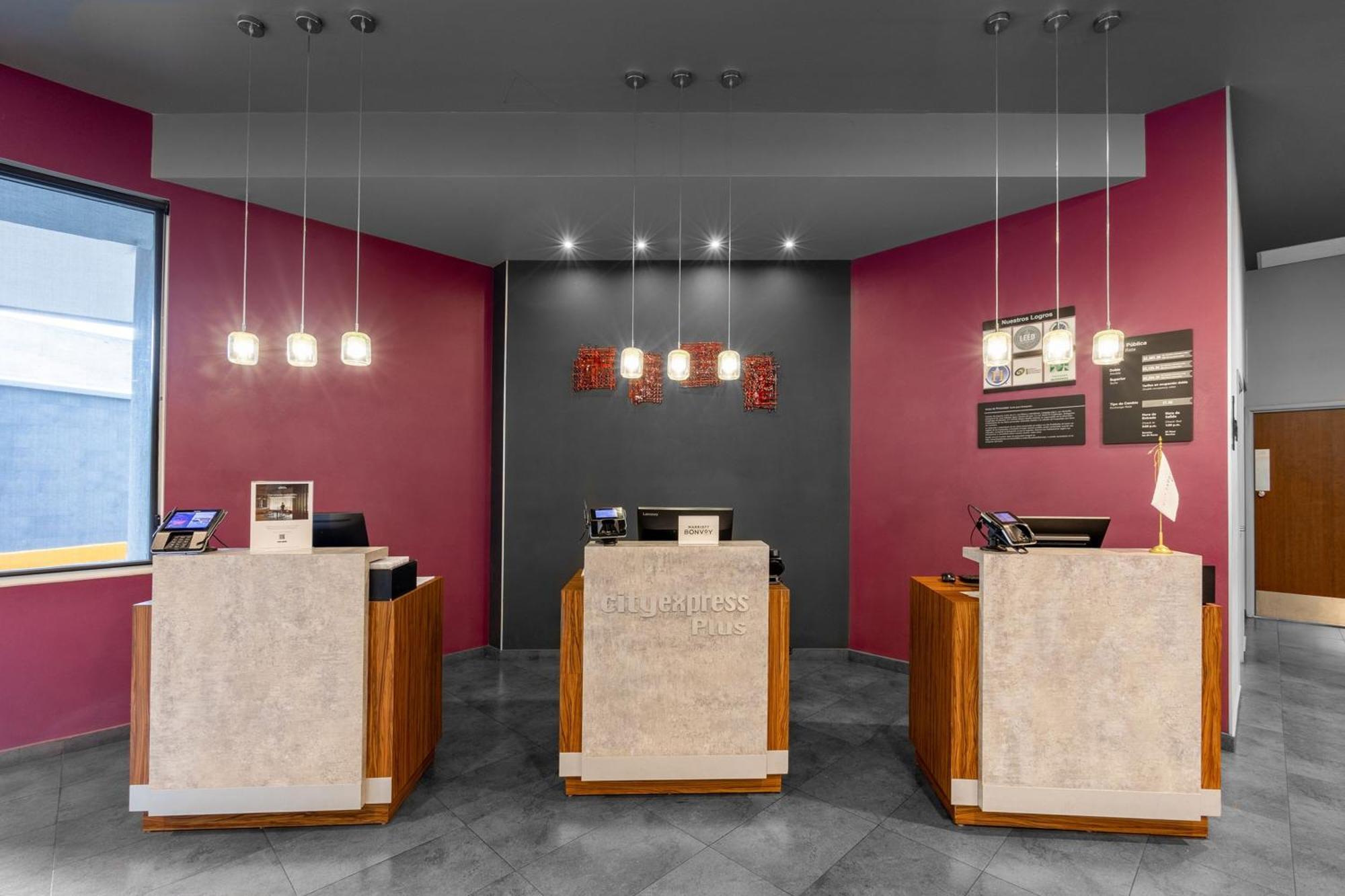 City Express Plus By Marriott Guadalajara Expo Запопан Екстериор снимка