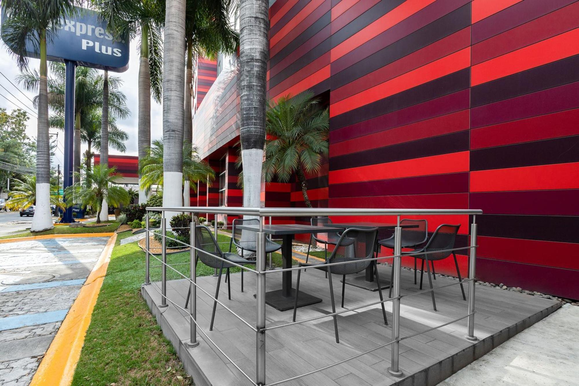 City Express Plus By Marriott Guadalajara Expo Запопан Екстериор снимка