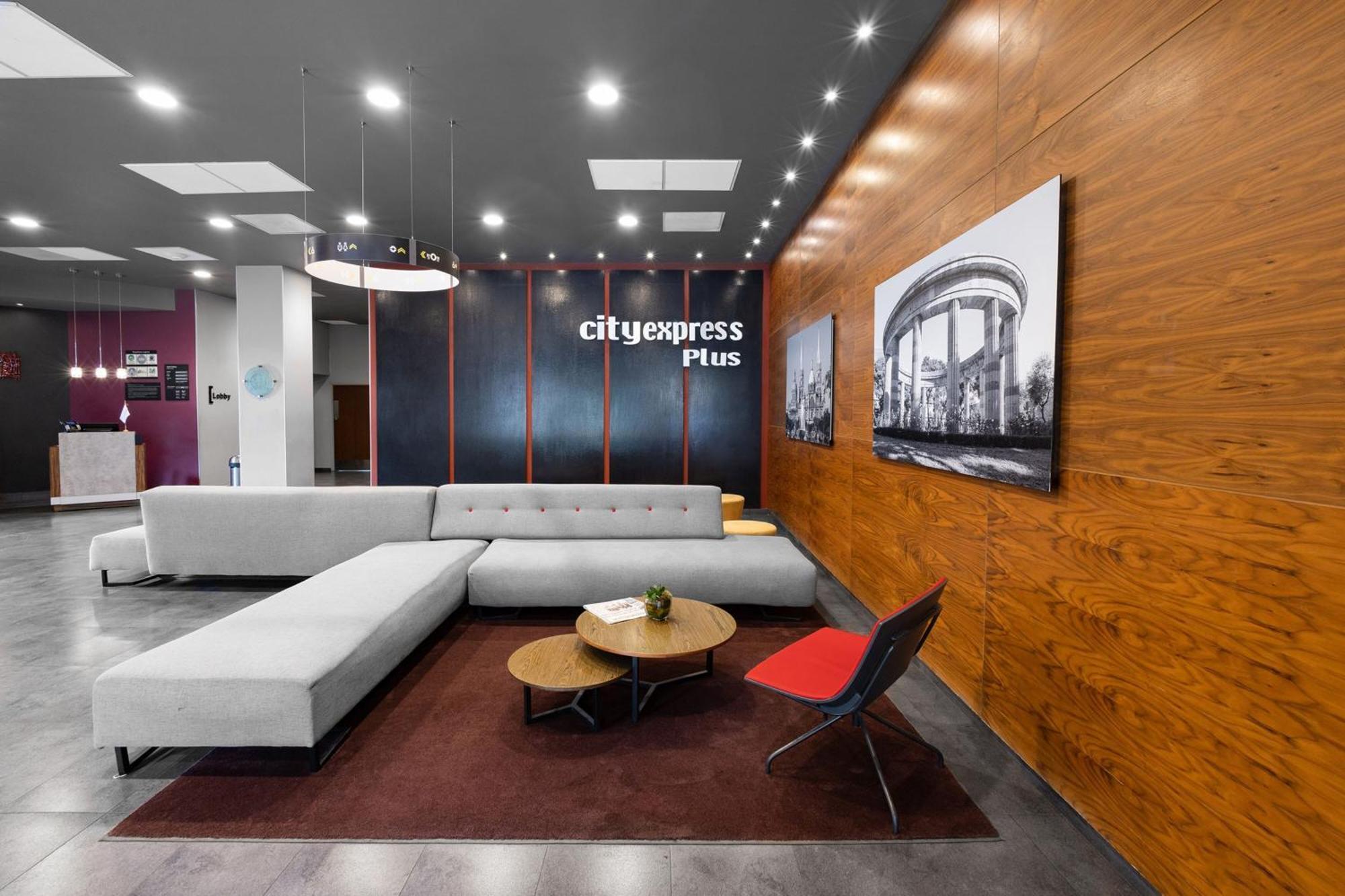 City Express Plus By Marriott Guadalajara Expo Запопан Екстериор снимка